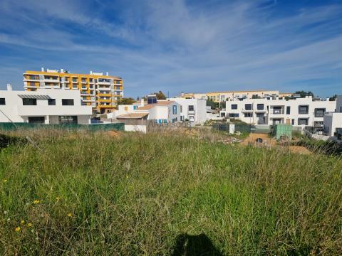  Plot of Land - Detached House - Basement - Swimming Pool - Alto Alfarrobal - Portimão- Algarve