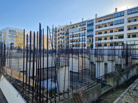 Grundstücke - Gebäude - Baugenehmigungen bezahlt - Baubeginn - Armação de Pêra - Algarve