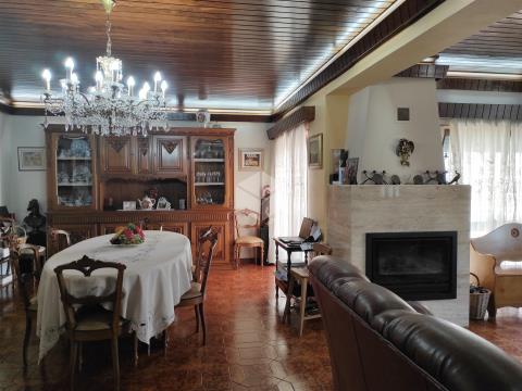 5 minutes from the city center - VILLA WITH 656 M2