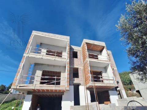 Nuova casa di città con 3 camere da letto a Escariz S. Martinho, Vila Verde