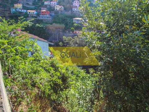 Plot of land with 2320 square meters in Santo António, Funchal - € 110.000,00