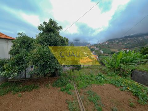 Rustic land with 900 square meters in Ribeira Brava