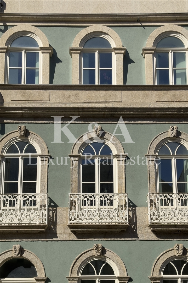 Apartamento  na primeira linha do mar, na Foz, com licença de alojamento local