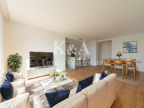 Apartamento T3 com vistas de rio e mar