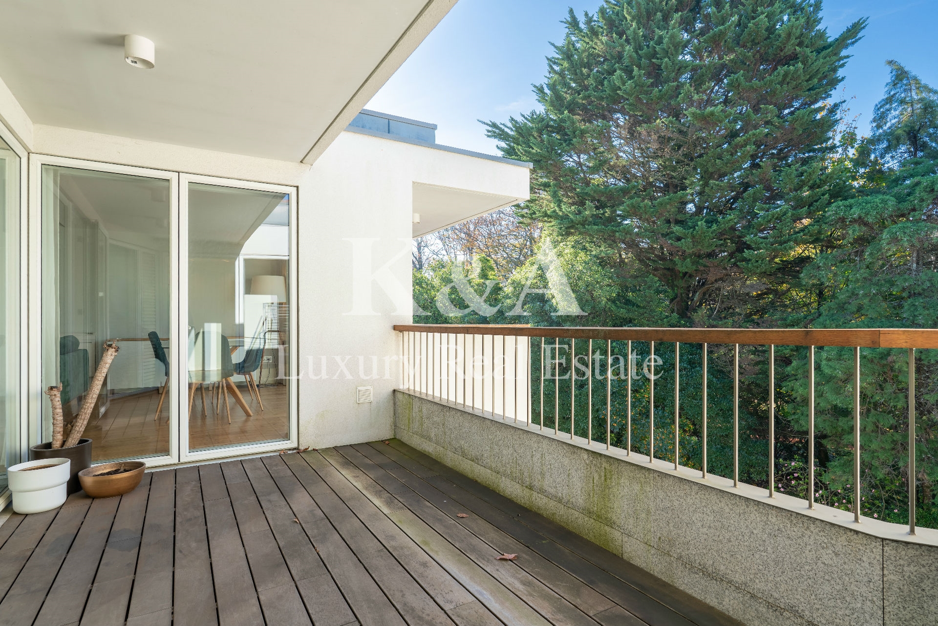 4-Bedroom Apartment in Serralves