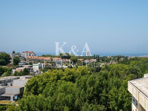 Apartamento T4+1 com vista mar, junto ao Parque da Cidade