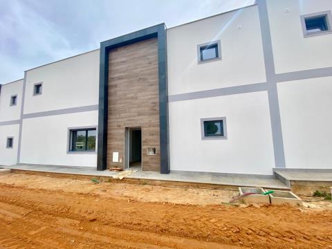 Nuevo - Villa de 3 dormitorios con garaje, piscina en Albufeira