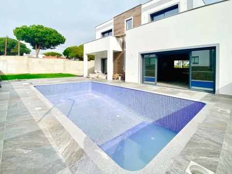Nuevo - Villa de 3 dormitorios con garaje, piscina en Albufeira