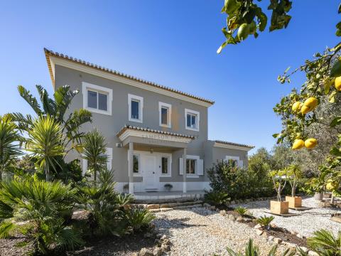 For sale, luxury 4 + 1 bed villa with pool and sea views in Carvoeiro, Algarve