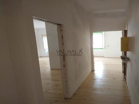 Apartment, two bedrooms (T2), center of Lisbon, undergoing total refurbishment.