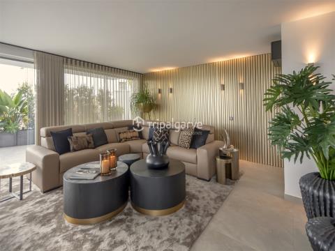 Luxury 6-Bed Penthouse Near Beach & Marina - Arade River Views