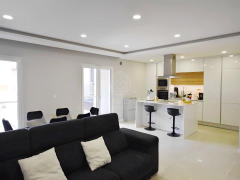 Apartamento T3, semi-novo para arrendamento, localizado na Urbanização da Cascalheira, Pinhal Novo