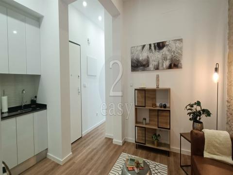 Apartment with patio in São Domingos de Benfica - Charm, Comfort and Elegance!