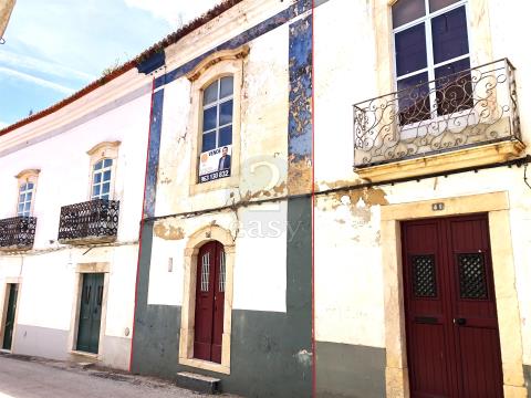Casa centenaria de 3 dormitorios para remodelar, en Alentejo
