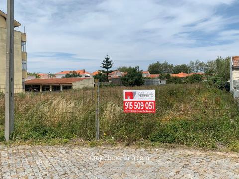Lote de terreno para venda na Aguda, Vila Nova de Gaia, com área total de 1250 metros quadrados.