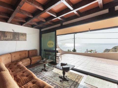 Ausgezeichnete Villa direkt am Meer in Carvoeiro, fünf Minuten vom Strand entfernt