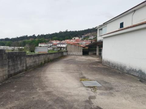 Moradia Unifamiliar com 3 apartamentos em Negrelos, Santo Tirso