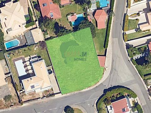 Building plot with 1040 sqm in Birre, Cascais.