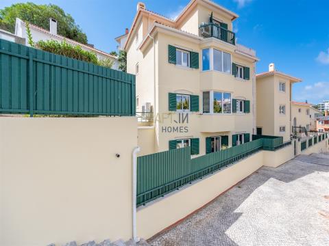Appartamento duplex con 3 camere da letto a Monte Estoril