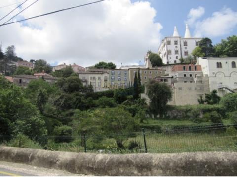 Prédio para reabilitação no Centro Histórico de Sintra.