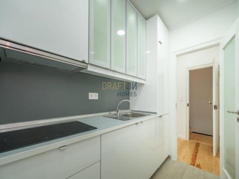 Duplex 1-Zimmer-Wohnung mit Flussblick in Santa Apolónia, Lissabon.