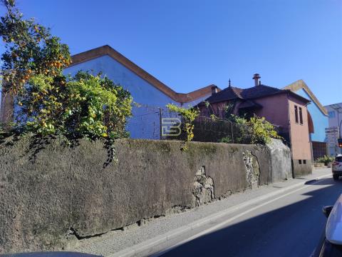 Conjunto de casas devolutas para Restauro Completo em Gondomar.